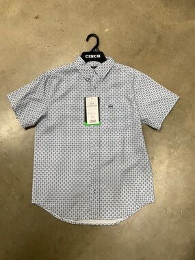 Cinch Short Sleeve Button-Down Shirt in White & Blue Print